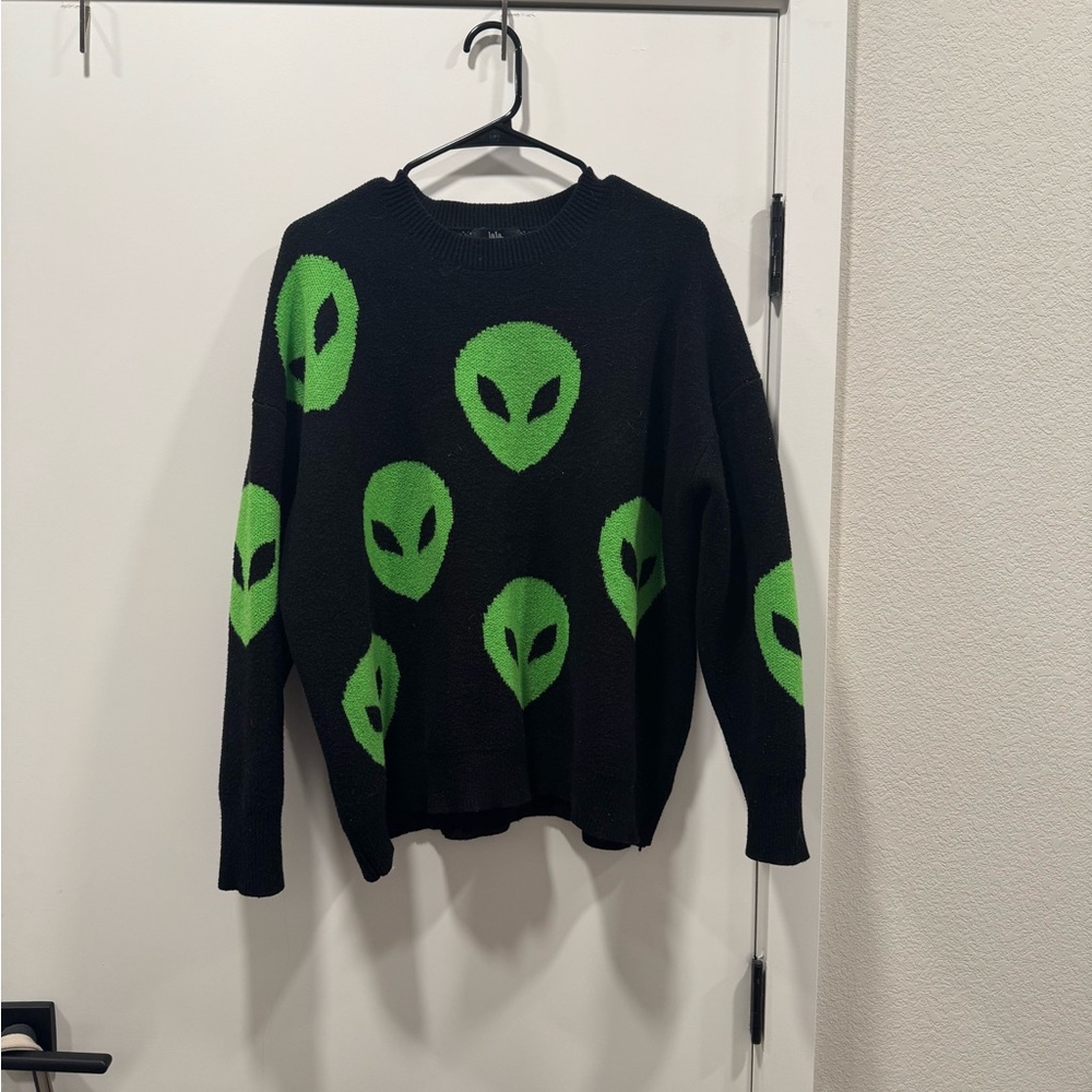 Dressed in LaLa Green and Black alien oversized sweater.